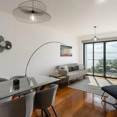 Blue Horizon By An Island * Nogueira (Madeira)