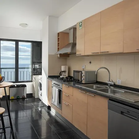 Blue Horizon By An Island * Nogueira (Madeira)