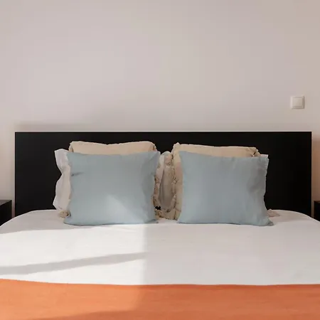 Blue Horizon By An Island 아파트 Nogueira (Madeira)